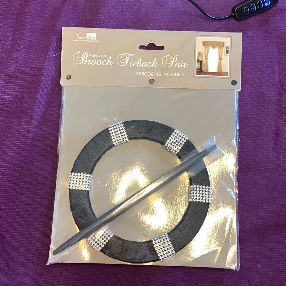 Vatican Homes nwt black